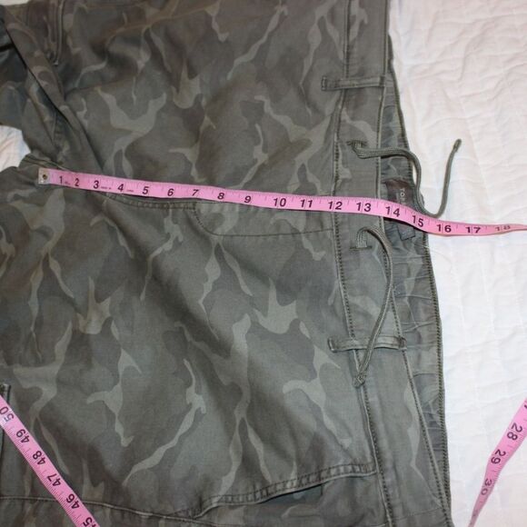 Torrid Boyfriend Stretch Twill Mid Rise Pant Size 4 Plus size - Picture 11 of 12